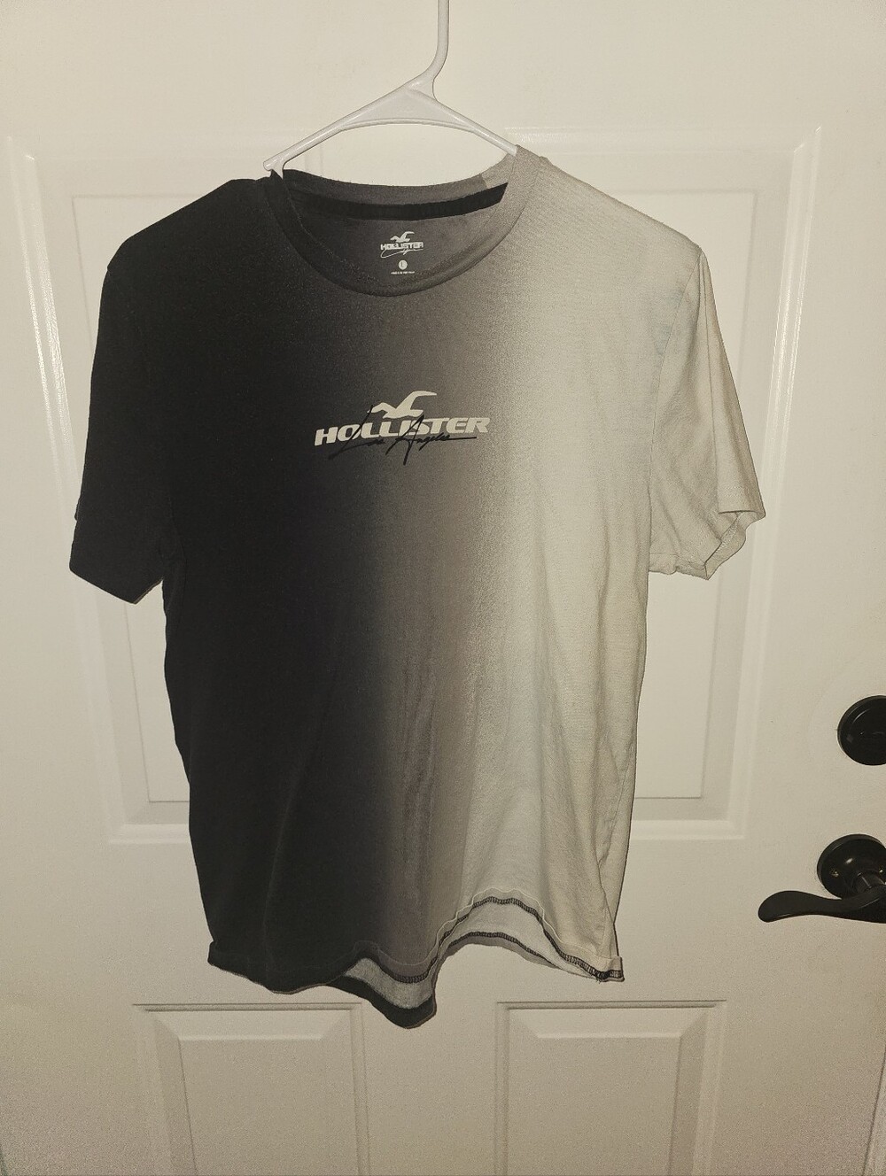 Hollister Men's Black to Gray Ombre Logo Tee